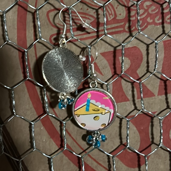 Trader Joe’s earrings 20mm - Picture 3 of 3